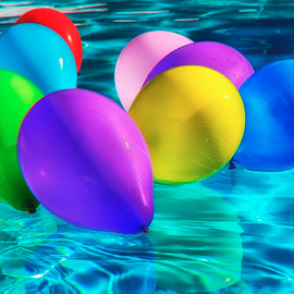 globos en piscina