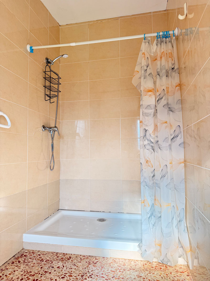 Baño 2 casa Gandullas Madrid Albergue